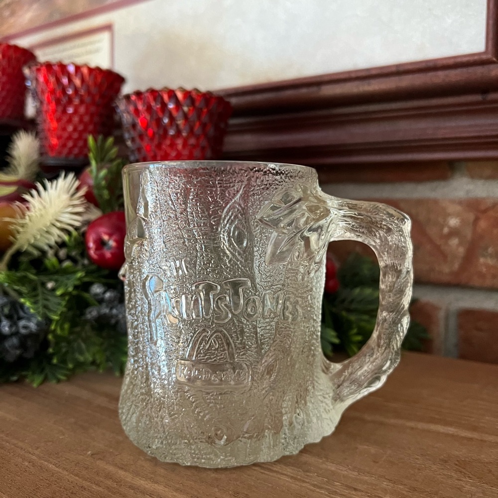 Vintage 1993 McDonald's
Flinstones Mammoth
RocDonalds Clear Glass Cup Mug